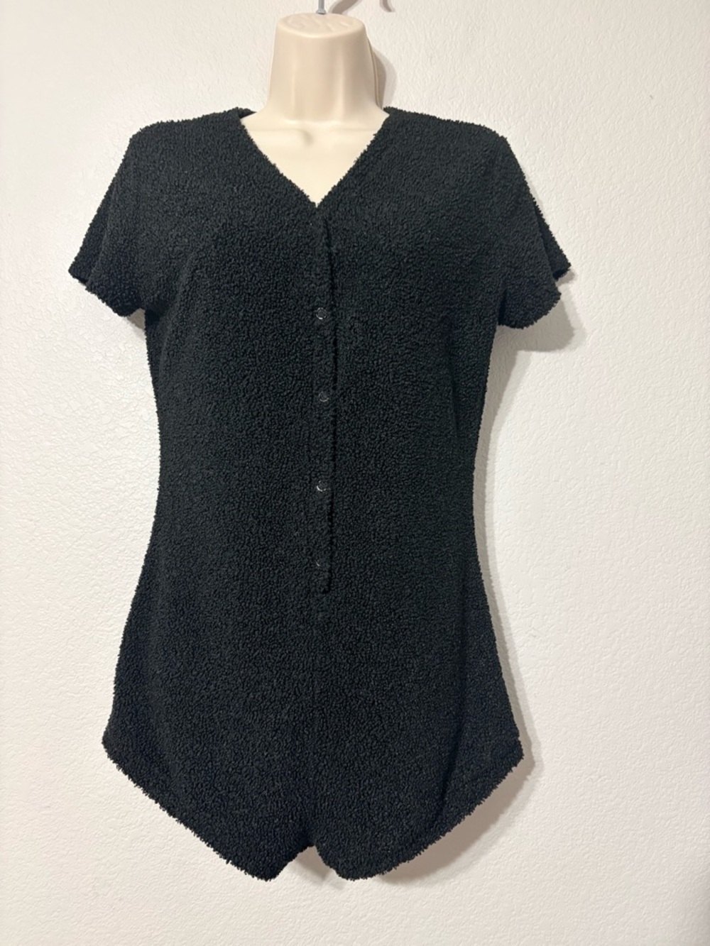 Roma Confidential Cute Black Plush V-Neck Snap Front Short Sleeve Romper. M
